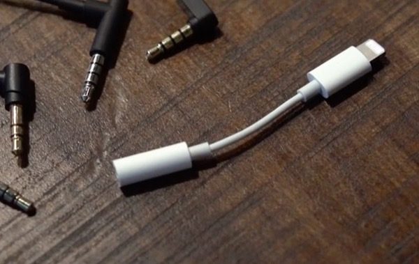LIGHTNING (APPLE)