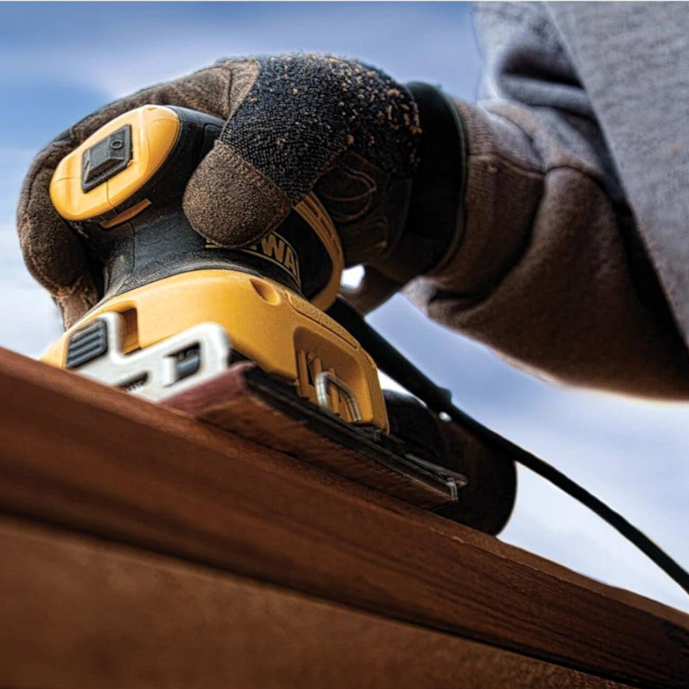 Ponceuse de paume à ¼ de feuille Dewalt (DWE6411K) – Remis à neuf