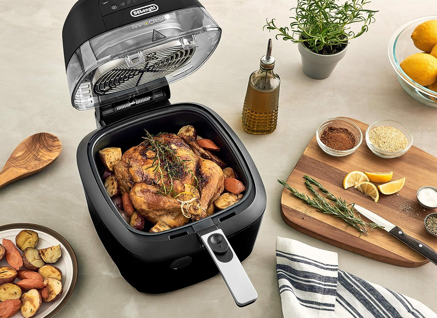 DeLonghi Rapid Crisp 5L Digital Air Fryer with 360° View (FH2133) 